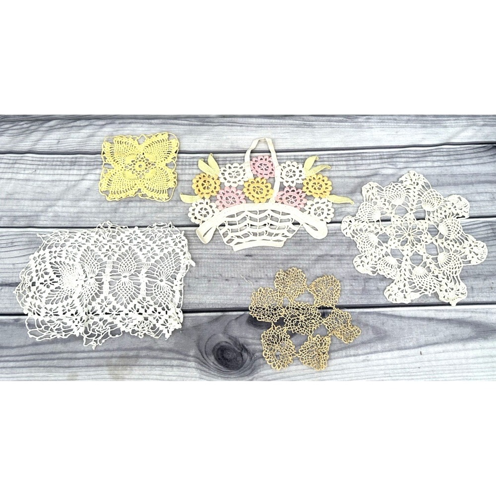 LOT OF VINTAGE CROCHETED DOILIES‎ - FLOWER BASKET - EASTER / SPRING LOOK